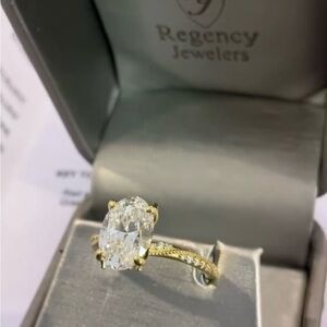 Gorgeous 2.21 Carat Oval Brilliant Cut Engagement Ring on 18k